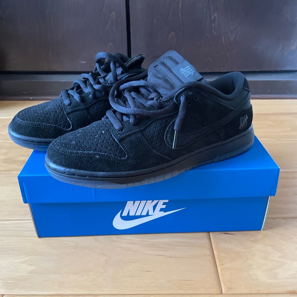Nike Undefeated Dunk SB size 9 men’s